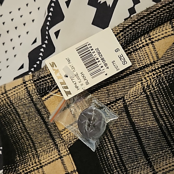 Plaid Pants by Full Tilt - Picture 6 of 7